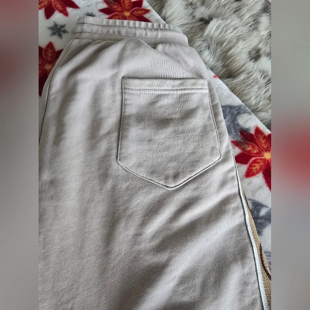 Gucci Side Double Globo Beige Shorts.